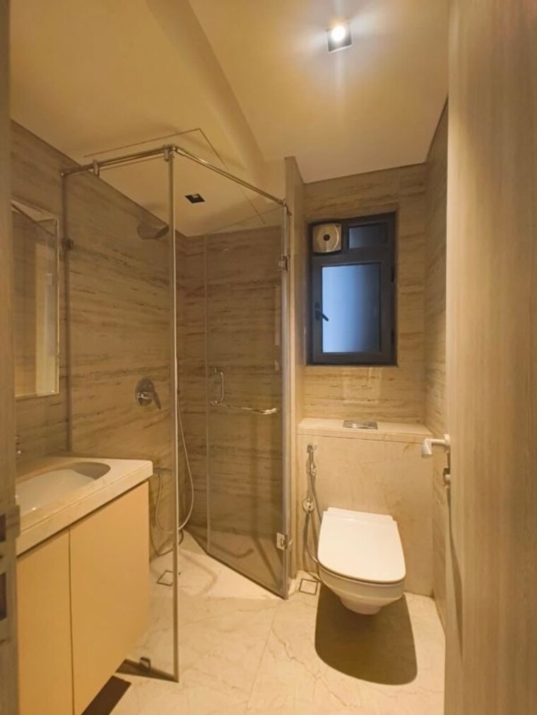 Bathroom, crestwood-apartments 4 Bedroom 2300 Sq.Ft. Apartment In Lower Parel Mumbai 9788937