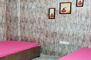 Bathroom in 1.5 BHK Builder Floor at Sector 62 – for Rent