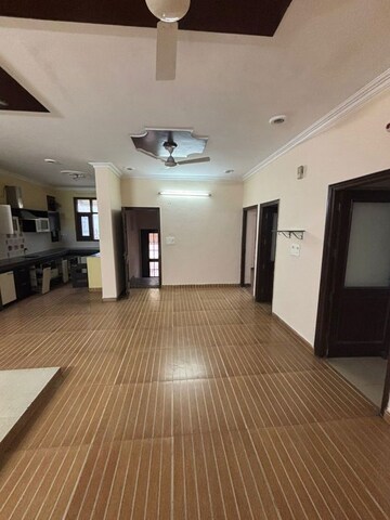 Room in 2 BHK Builder Floor at Sector 17 – for Rent