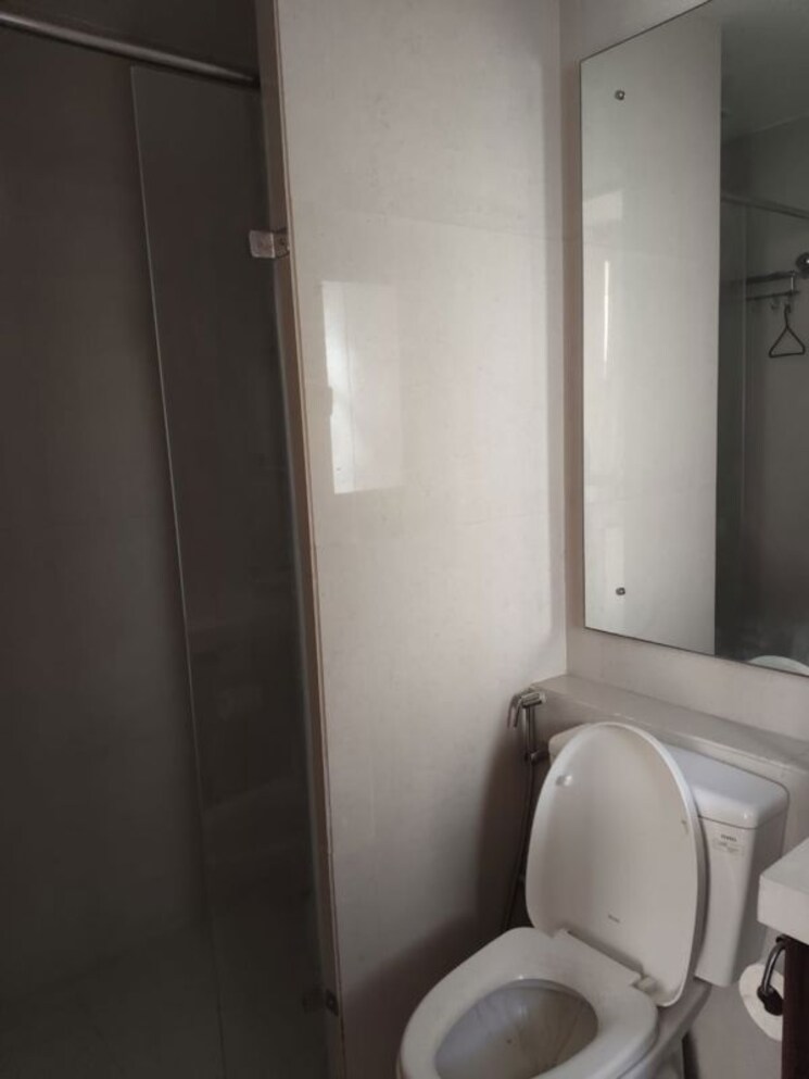 Bathroom, hiranandani-lake-verandahs 2 Bedroom 1500 Sq.Ft. Apartment In Bilekahalli Bangalore 9788947