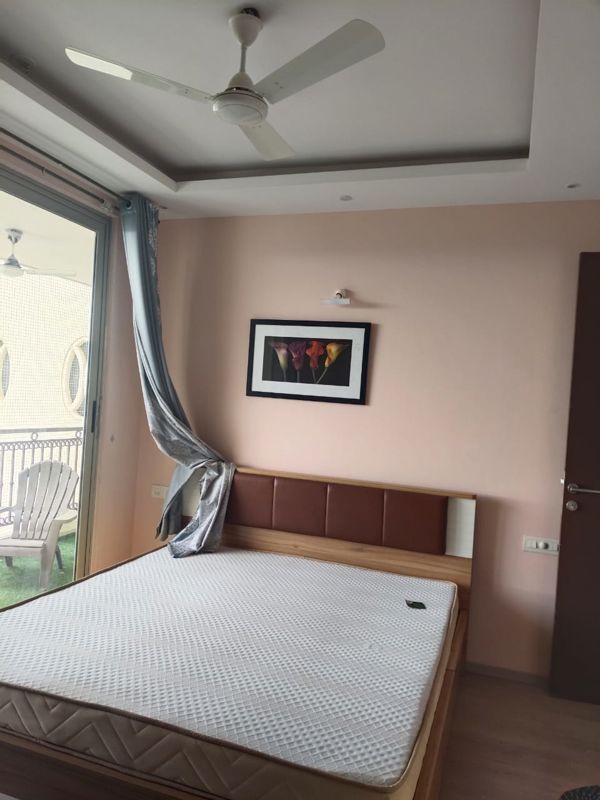 2 BHK + Extra Room,Store Room 1500 Sq.Ft. Apartment in Hiranandani Lake Verandahs