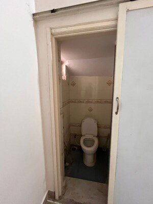 Building Lobby in 2.5 BHK Builder Floor at Global Foyer Palam Vihar, Sector 1 – for Sale