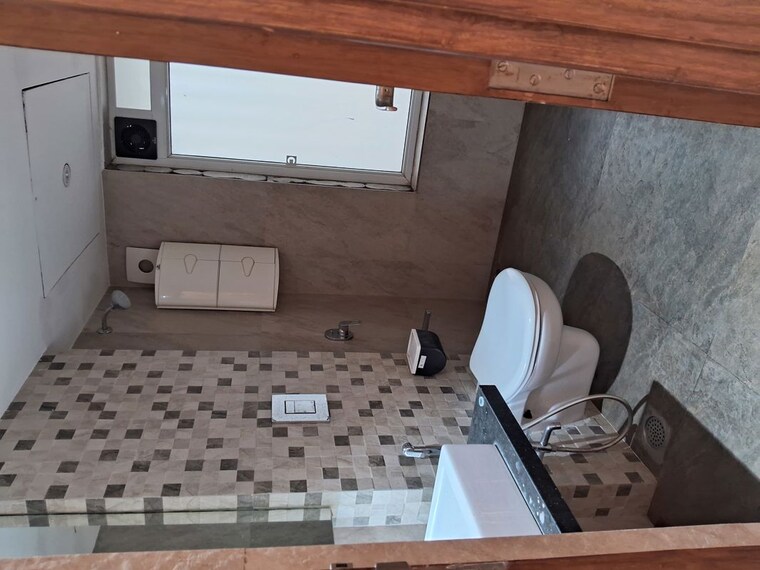 Bathroom, kings-apartment-santacruz 3 Bedroom 1200 Sq.Ft. Apartment In Santacruz East Mumbai 9789094