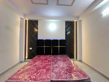 Bedroom in 1 BHK Builder Floor at Saket – for Rent