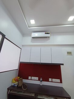Office Space For Rent in Kemp Plaza