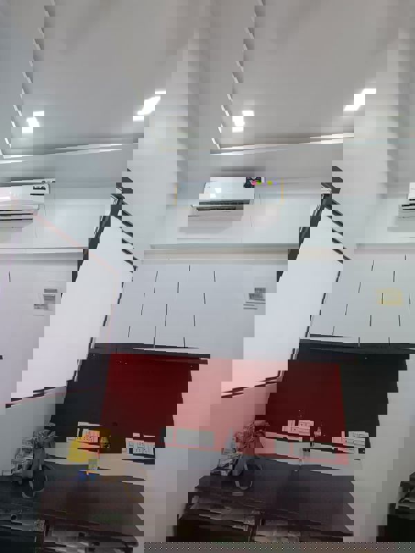 Office Space For Rent in Kemp Plaza