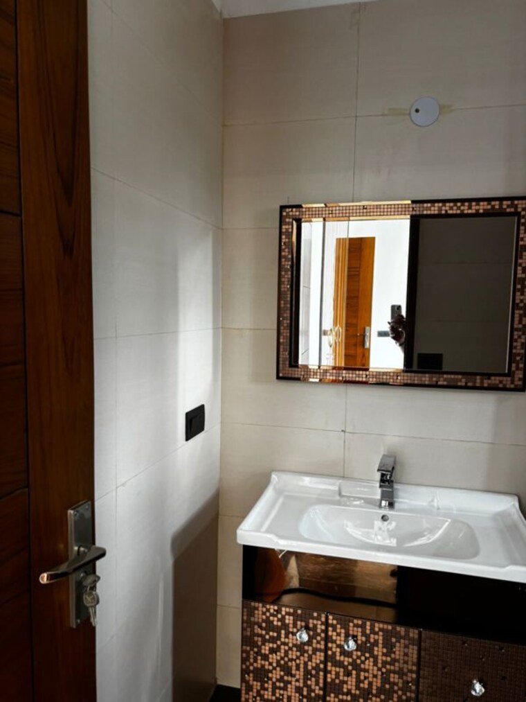 Bathroom, sushant lok i 4 Bedroom 486 Sq.Yd. Builder Floor In Sushant Lok I Gurgaon 9789109