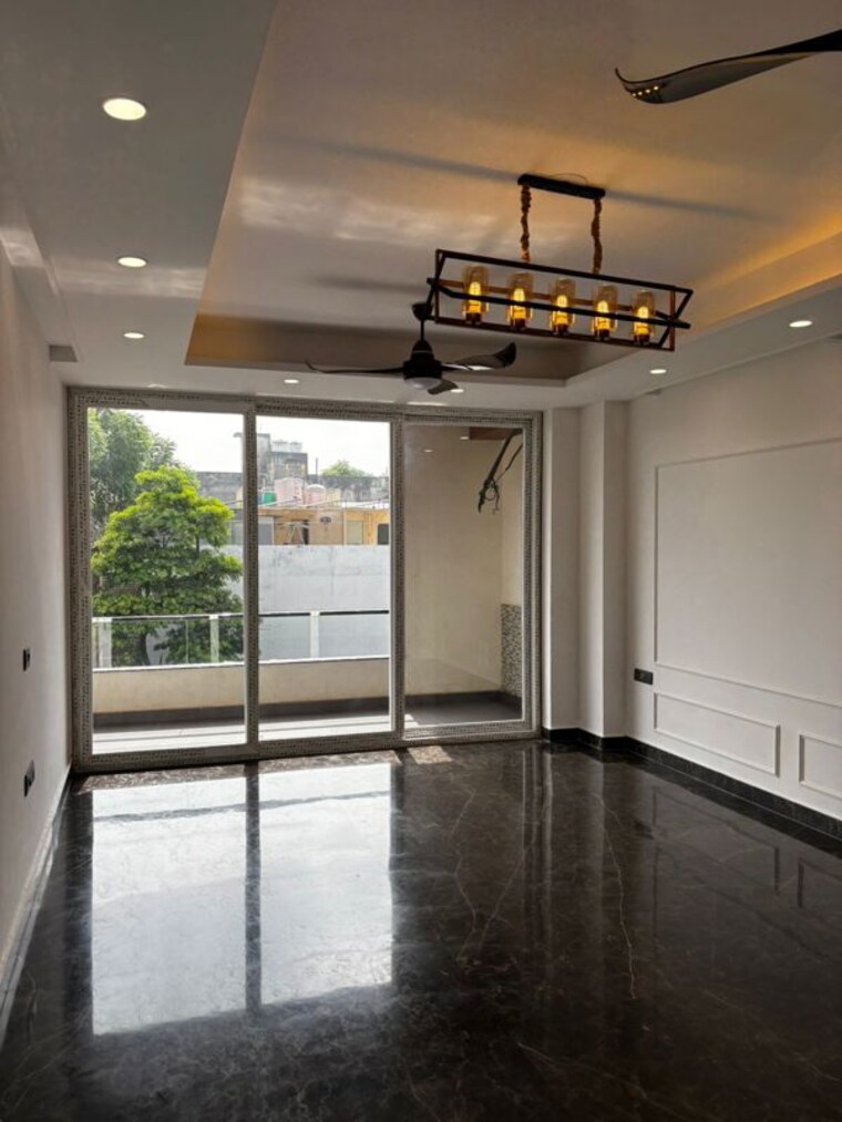 Room, sushant lok i 4 Bedroom 499 Sq.Yd. Builder Floor In Sushant Lok I Gurgaon 9789110