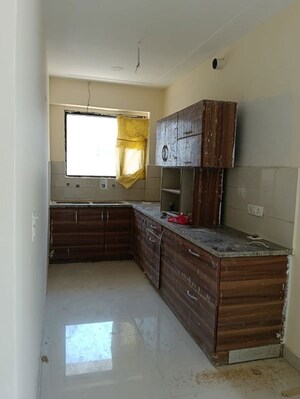 Kitchen in 3 BHK Apartment at Shiva Motia Huys, Pir Machalla – for Sale