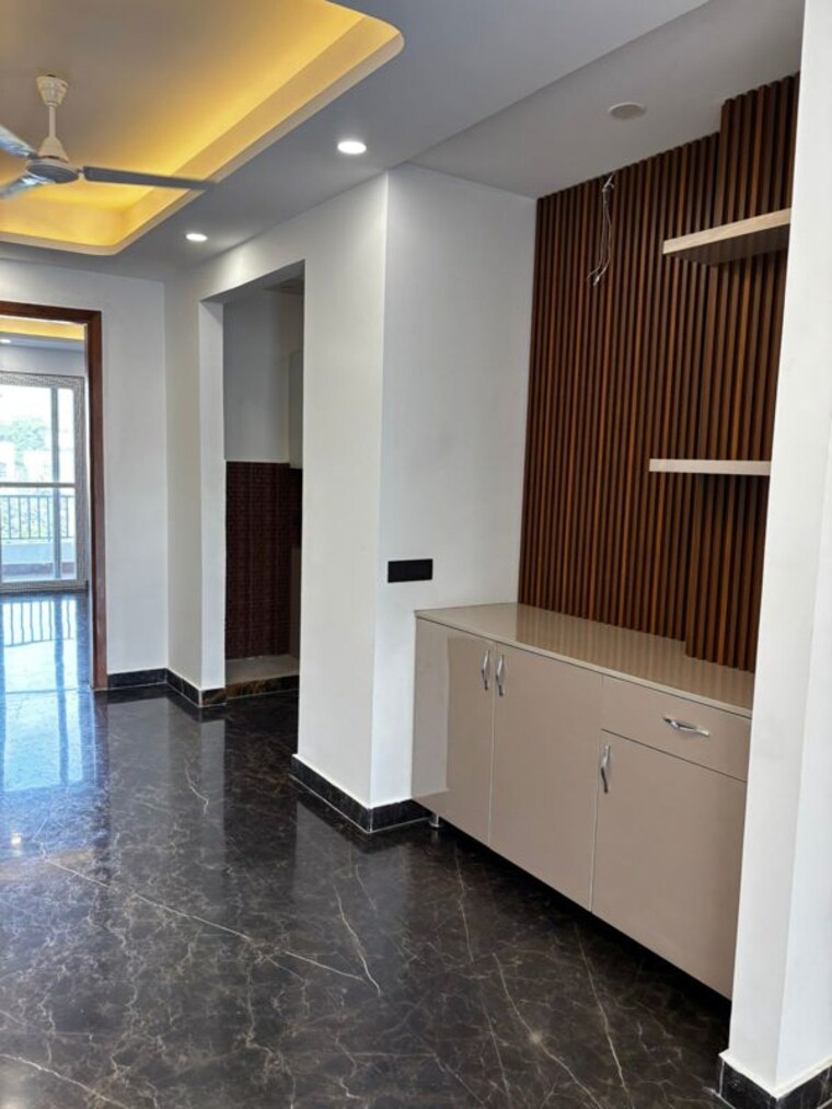Room, sushant lok i 4 Bedroom 562 Sq.Yd. Builder Floor In Sushant Lok I Gurgaon 9789114