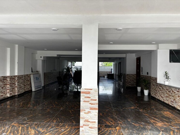  Parking, sushant lok i 4 Bedroom 562 Sq.Yd. Builder Floor In Sushant Lok I Gurgaon 9789114