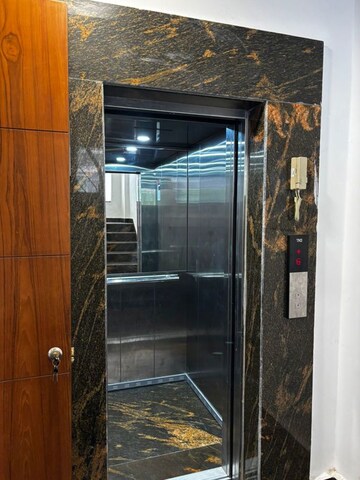 Lift in 4 BHK Builder Floor at Sushant Lok I – for Sale