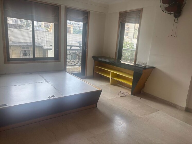 Living Room, satguru-simran-apartment 3 Bedroom 1800 Sq.Ft. Apartment In Bandra West Mumbai 9789264