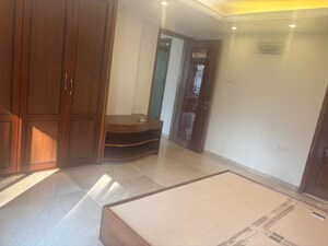 Room in 3 BHK Apartment at Satguru Simran Apartment, Bandra West – for Rent