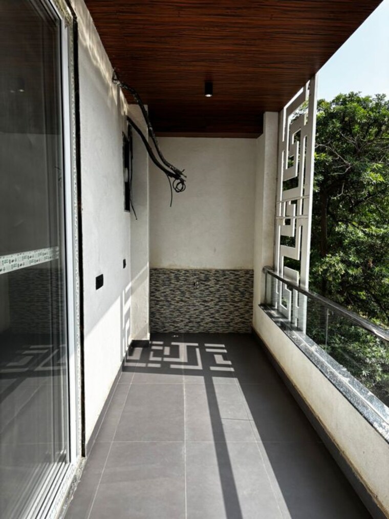 Balcony, sushant lok i 4 Bedroom 585 Sq.Yd. Builder Floor In Sushant Lok I Gurgaon 9789115