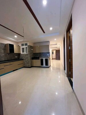 4 BHK Builder Floor For Rent in Chattarpur