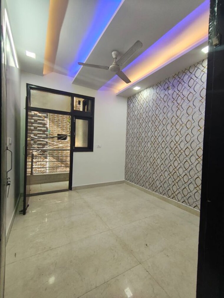 Room, govindpuri 2 Bedroom 60 Sq.Yd. Builder Floor In Govindpuri Delhi 9789512