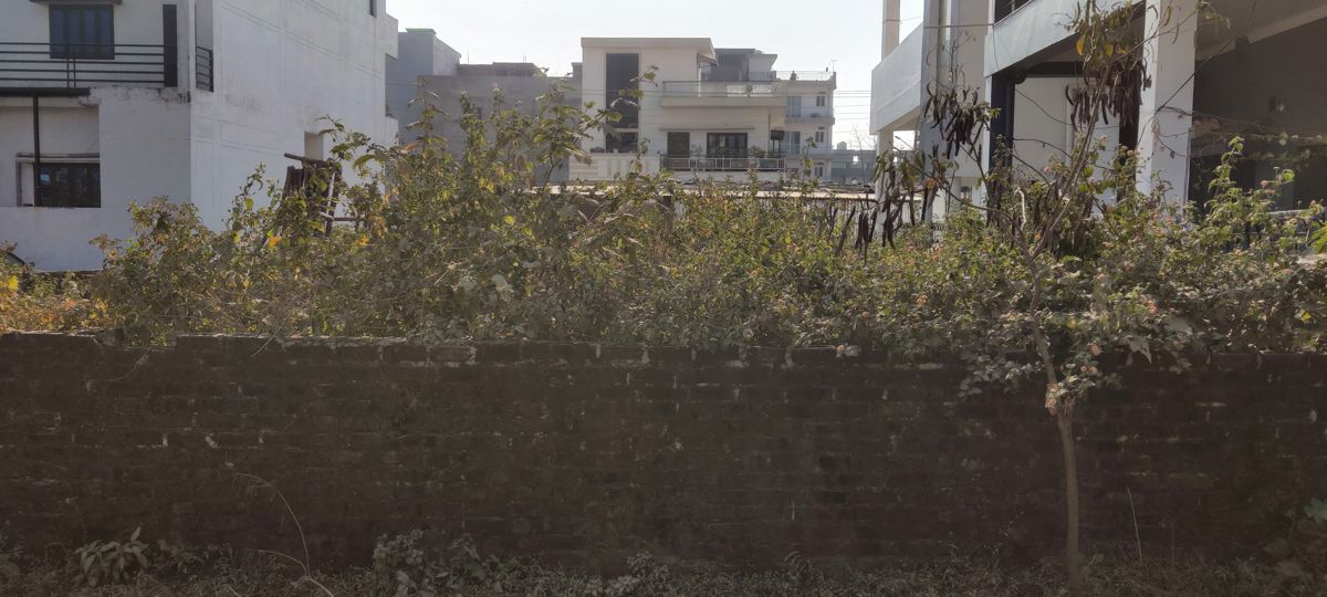 Plot For Sale in Sahastradhara Road