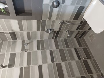 Bathroom in 1 BHK Apartment at Shanti Tower Prabhadevi, Prabhadevi – for Sale