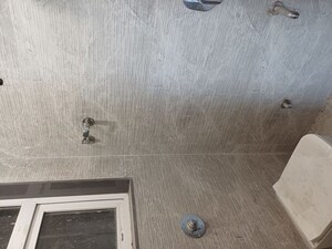 Bathroom in 1 BHK Apartment at Shanti Tower Prabhadevi, Prabhadevi – for Sale