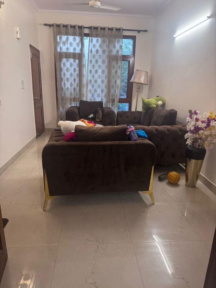 Bedroom, sector 43 2 Bedroom 120 Sq.Yd. Builder Floor In Sector 43 Gurgaon 9789720