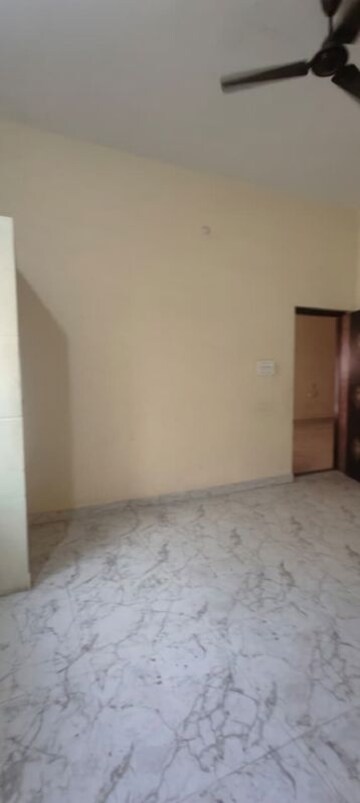 Room in 2 BHK Independent House at Bhatagaon – for Rent