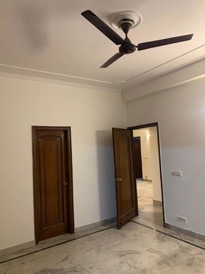 Room in 3 BHK Builder Floor at Sarvodaya Enclave – for Rent