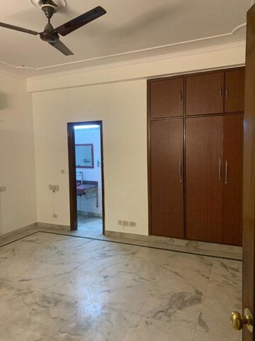 Room in 3 BHK Builder Floor at Sarvodaya Enclave – for Rent