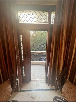 2 BHK Builder Floor For Rent in Kalkaji