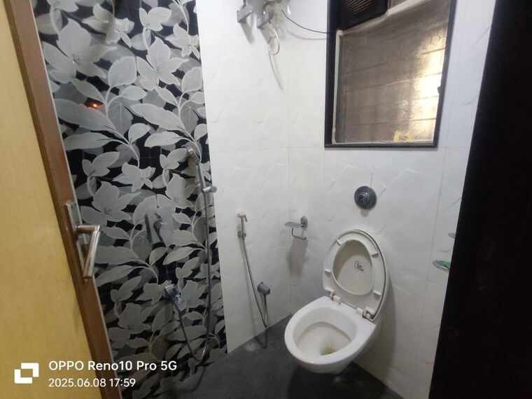 Bathroom, blooming-heights 2 Bedroom 750 Sq.Ft. Apartment In Powai Mumbai 9790047