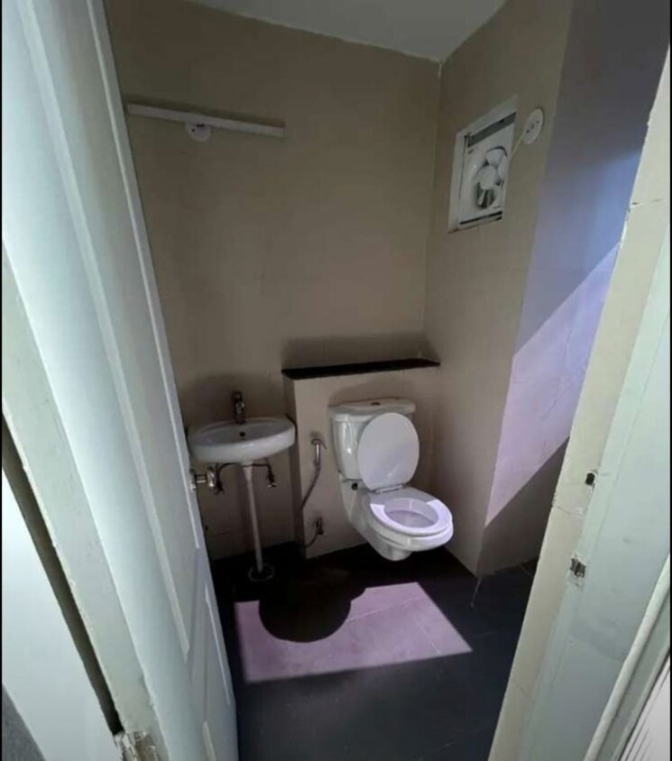 Bathroom, hazratganj 2 Bedroom 1700 Sq.Ft. Apartment In Hazratganj Lucknow 9790051