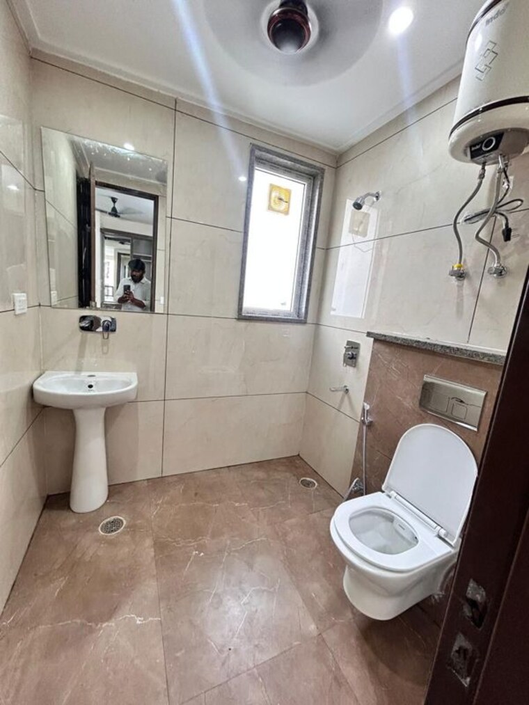 Bathroom, sector 24 1 RK 760 Sq.Ft. Builder Floor In Sector 24 Gurgaon 9789771