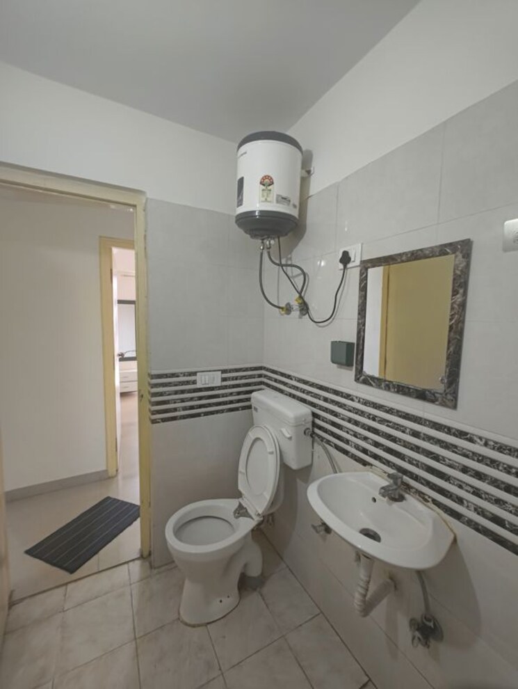 Bathroom, shree-vardhman-green-court 2 Bedroom 700 Sq.Ft. Apartment In Sector 90 Gurgaon 9790061