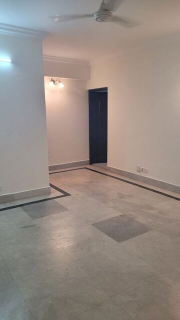 Room in 3 BHK Apartment at Prestige Acropolis, Kadugodi – for Rent