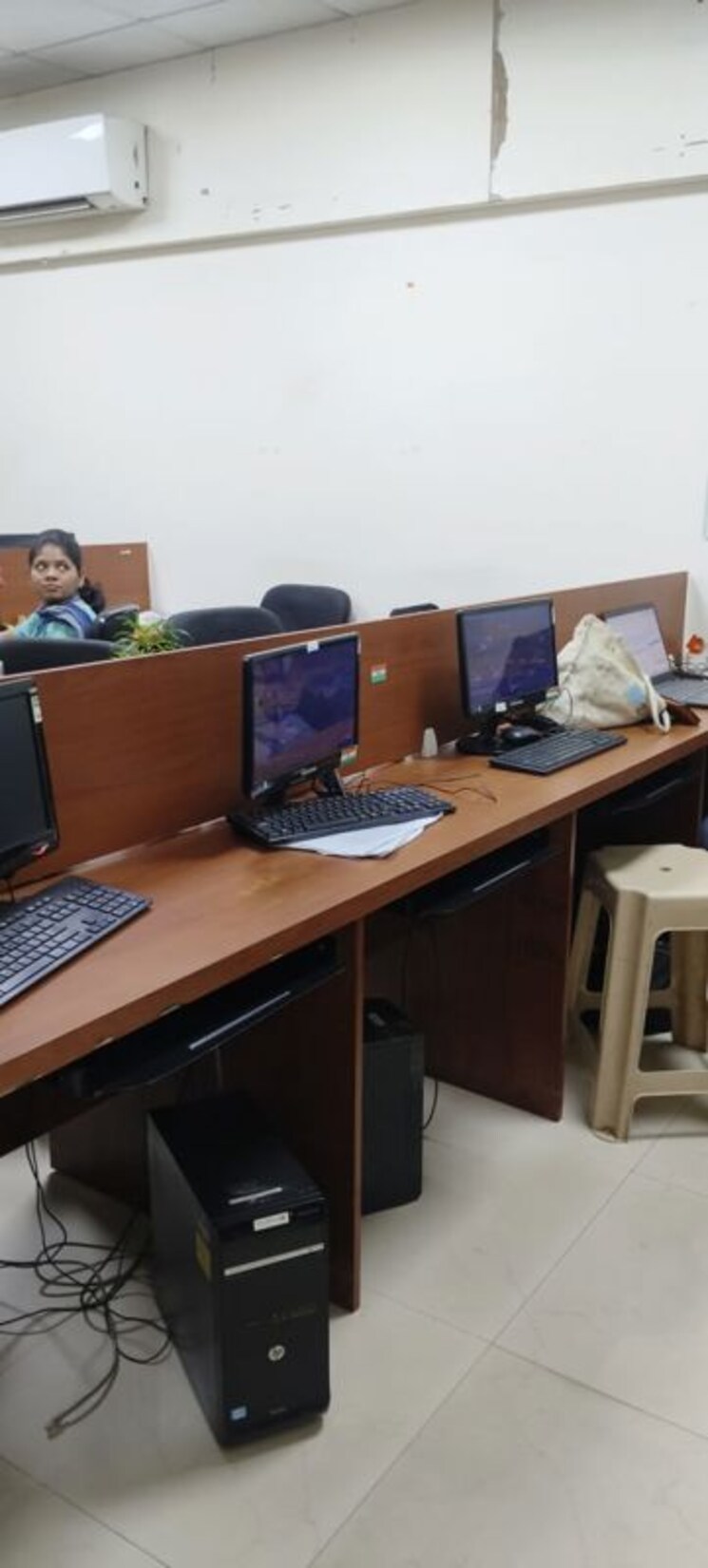 Team Area, kalpataru-plaza Commercial Office Space 2200 Sq.Ft. In Malad West Mumbai 9790082