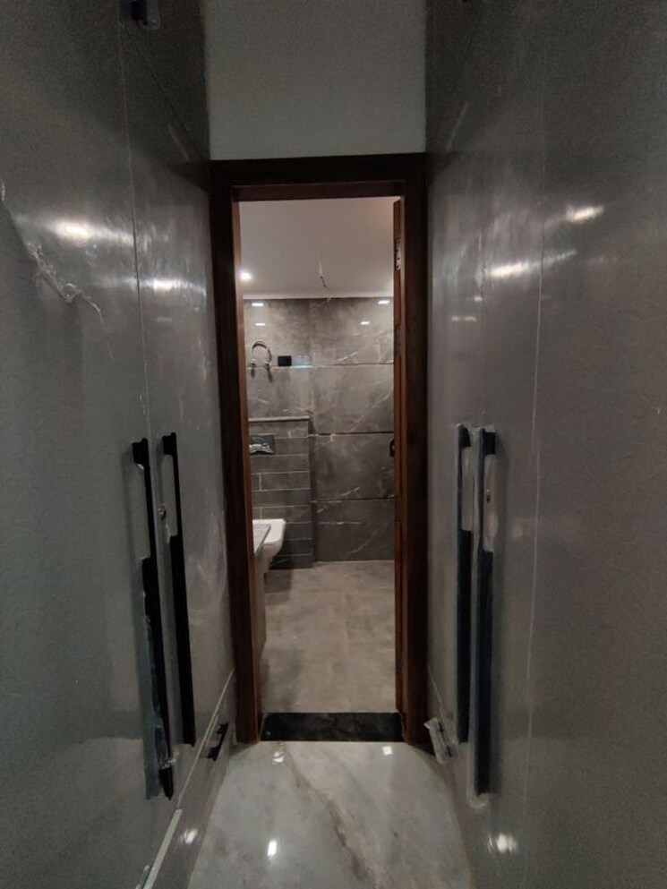 Bathroom, faridabad central 3 Bedroom 1800 Sq.Ft. Builder Floor In Faridabad Central Faridabad 9790100