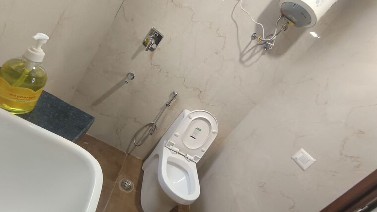 Bathroom, smart-world-gems 3 Bedroom 1550 Sq.Ft. Apartment In Sector 89 Gurgaon 9790144