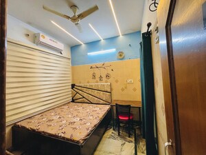 Room in  Pg at Dashmesh Nagar – for Rent