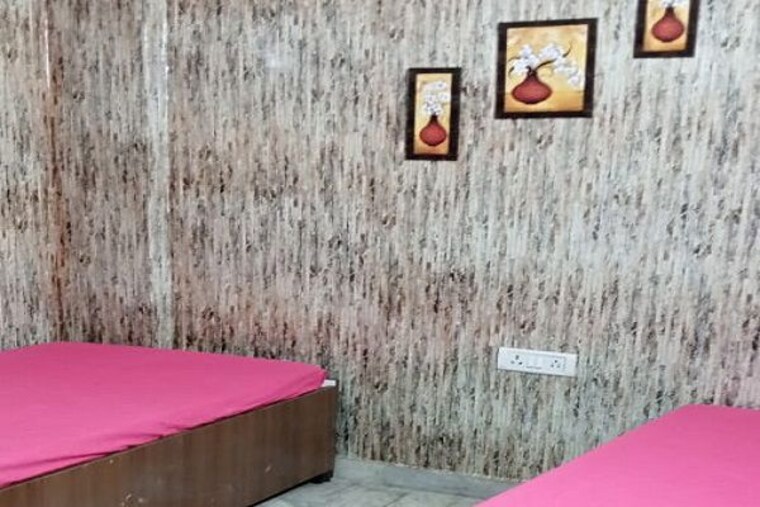 Bathroom, sector 62 2 Bedroom 930 Sq.Ft. Builder Floor In Sector 62 Noida 9790379