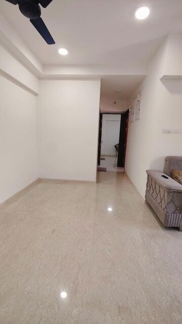 Room in 2 BHK Apartment at Shapoorji Pallonji Vicinia, Powai – for Rent