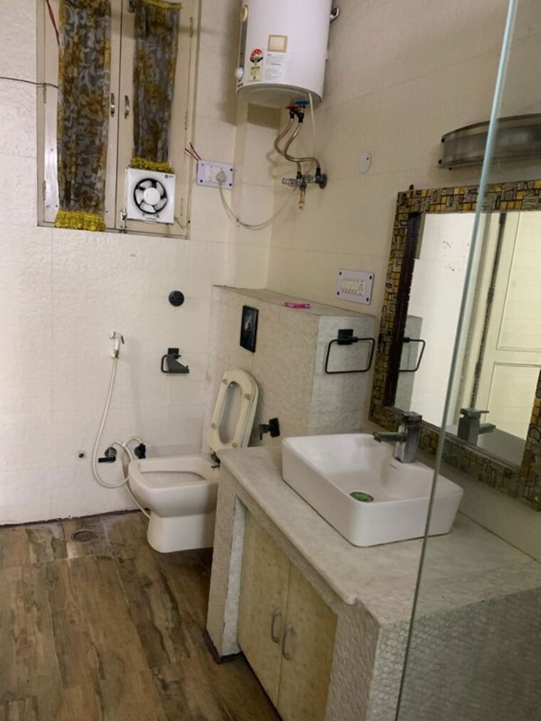 Master Bedroom, rwa-apartments-sector-50 2 Bedroom 1500 Sq.Ft. Independent House In Sector 50 Noida 9790396