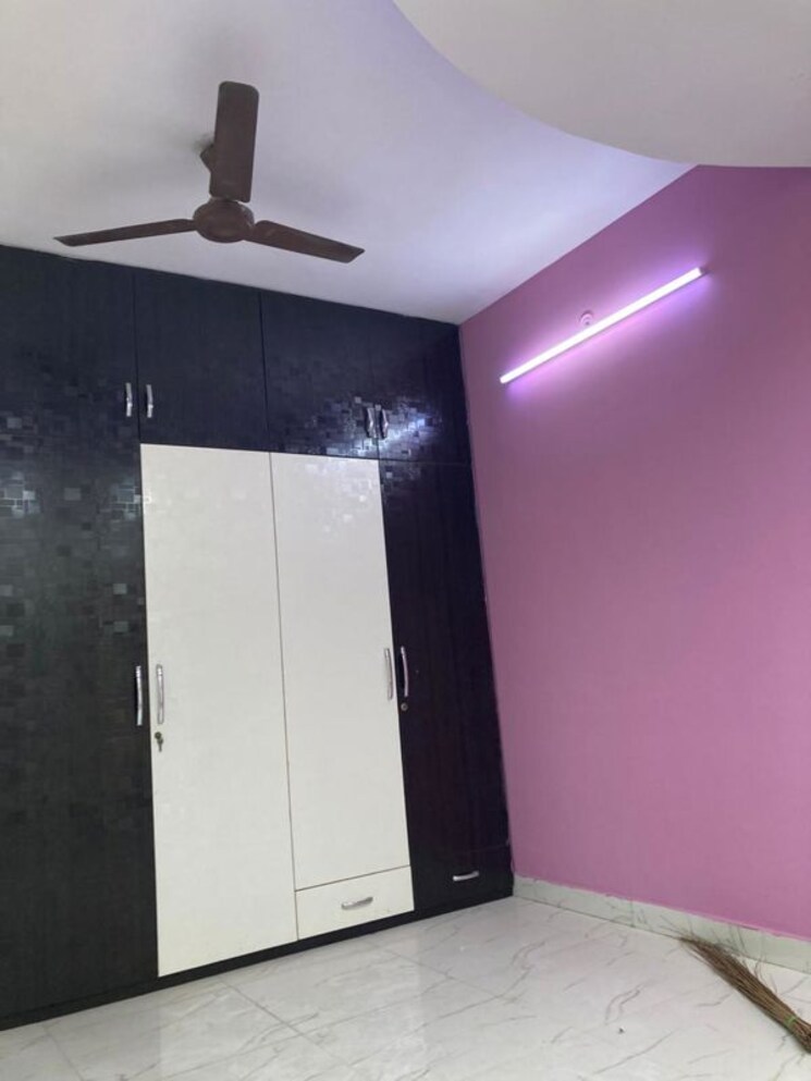 Room, green park 2 Bedroom 950 Sq.Ft. Apartment In Green Park Delhi 9790446