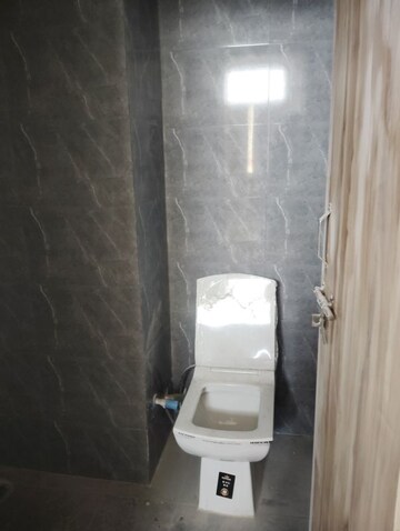 Bathroom in 1 RK Builder Floor at Sector 44 – for Rent