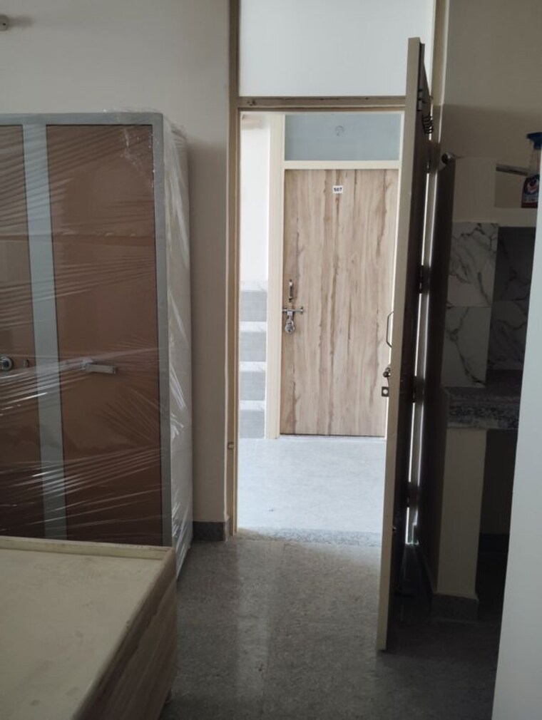 undefined, sector 44 1 RK 400 Sq.Ft. Builder Floor In Sector 44 Noida 9790582