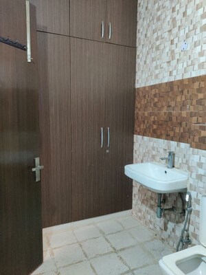Bathroom in 3 BHK Builder Floor at AWHO Devinder Vihar, Sector 56 – for Rent