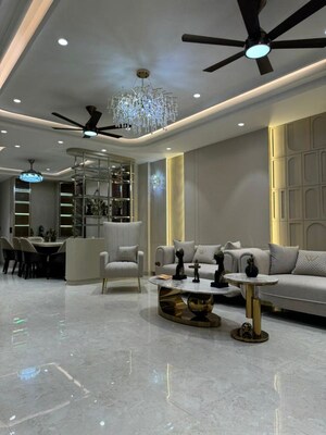 Gym in 3 BHK Villa at Connaught Place – for Rent