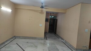 Room in 4 BHK Apartment at Sector 11 Dwarka – for Rent