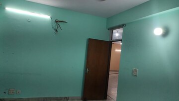 Furnished Amenities in 4 BHK Apartment at Sector 11 Dwarka – for Rent