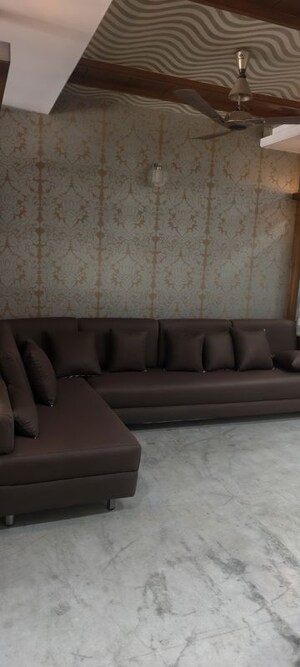 Furnished Amenities in 3 BHK Apartment at Shankar Nagar – for Rent