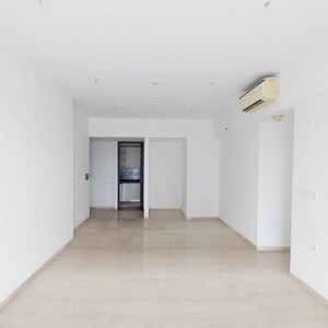 Room in 3 BHK Apartment at Lodha The Park, Century Mills – for Rent